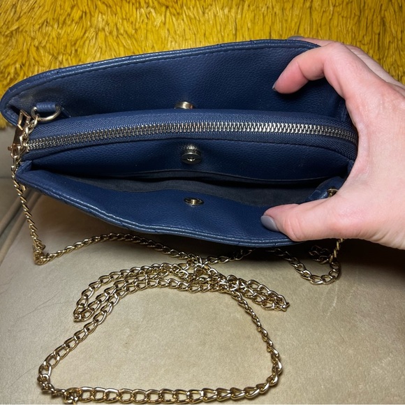 Black Quilted Chain Bag - Picture 3 of 4